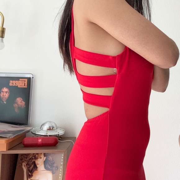 Windsor Red Deep V-Neck Strappy Open Back Bodycon Mini Dress Sleeveless Party - Picture 3 of 8